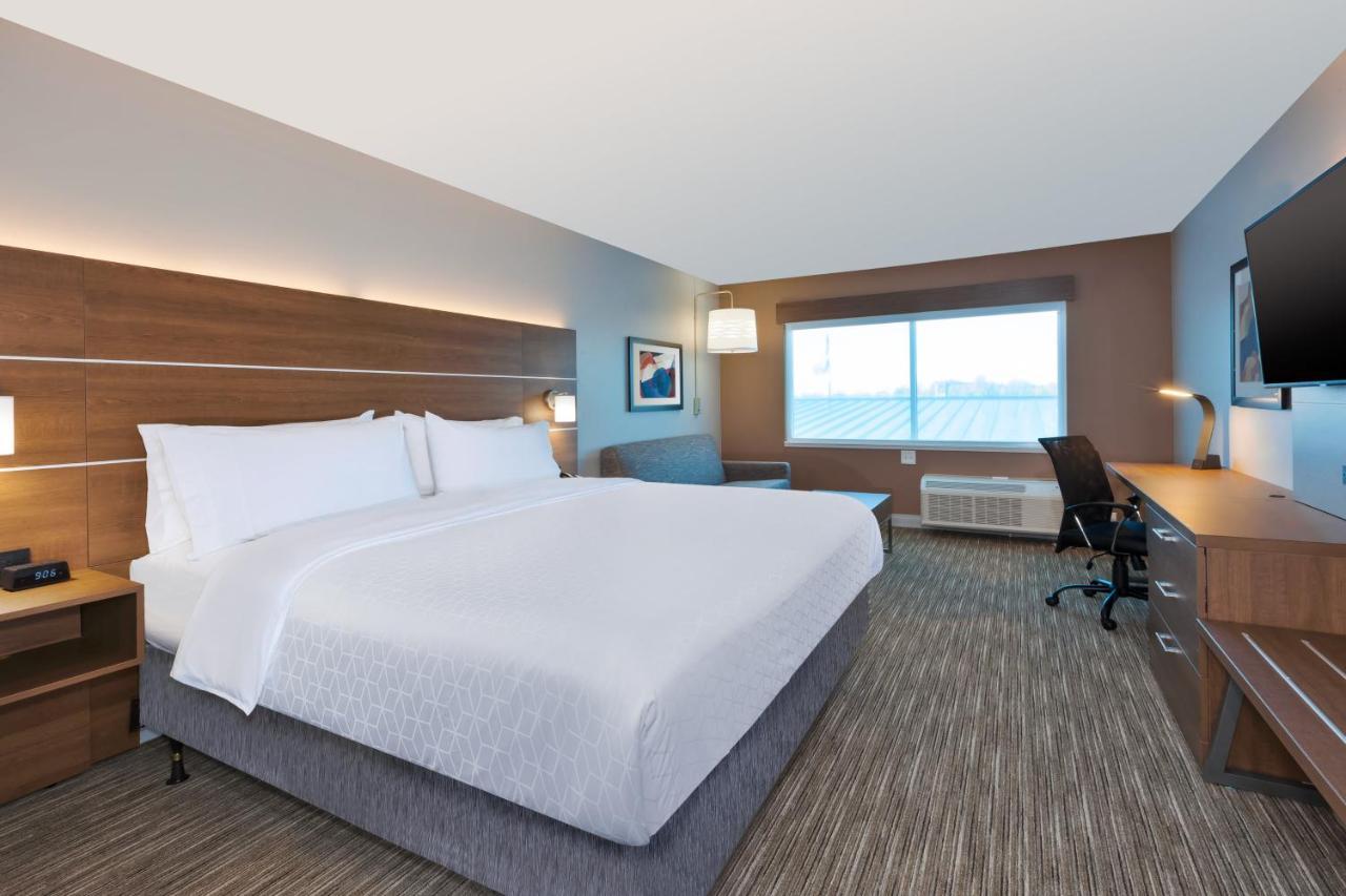 Holiday Inn Express & Suites - Cedar Springs - Grand Rapids N, An Ihg Hotel Екстер'єр фото