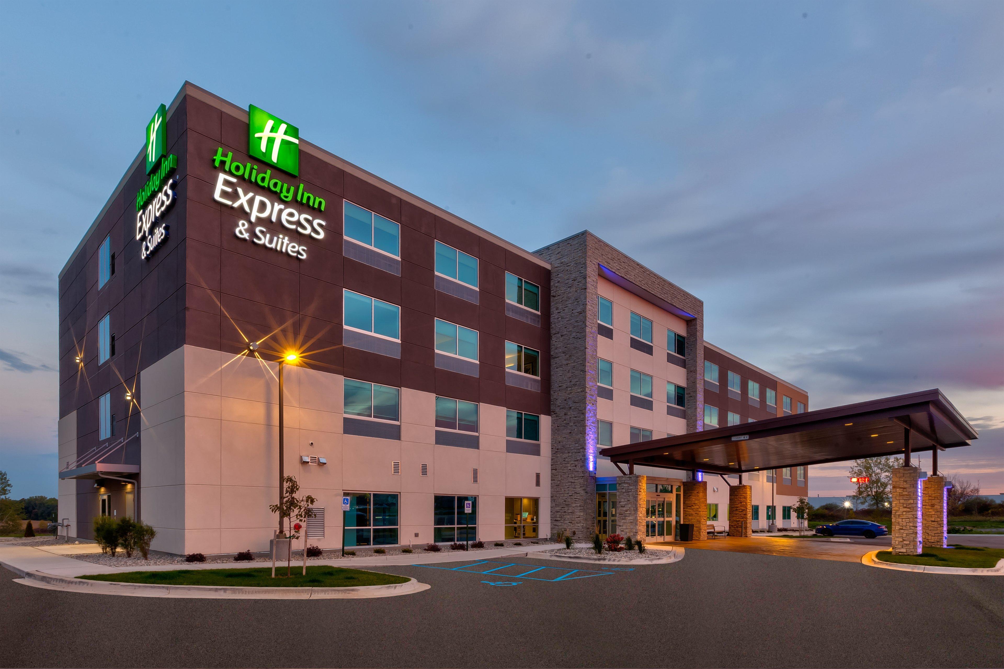 Holiday Inn Express & Suites - Cedar Springs - Grand Rapids N, An Ihg Hotel Екстер'єр фото