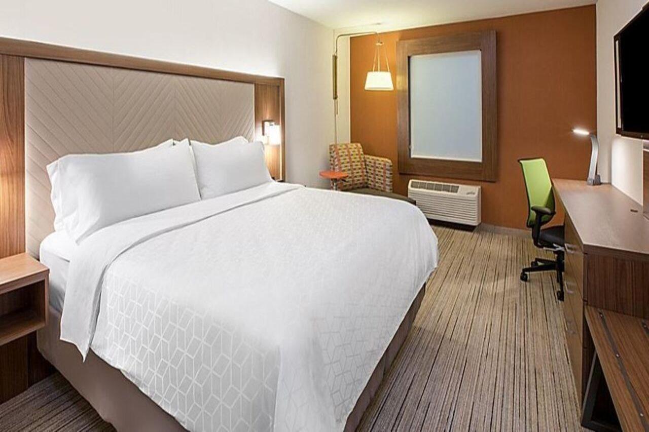 Holiday Inn Express & Suites - Cedar Springs - Grand Rapids N, An Ihg Hotel Екстер'єр фото